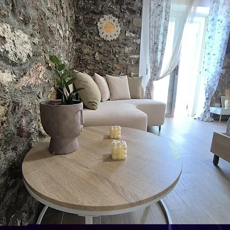 Kallisto Luxury Apartament Qeparo